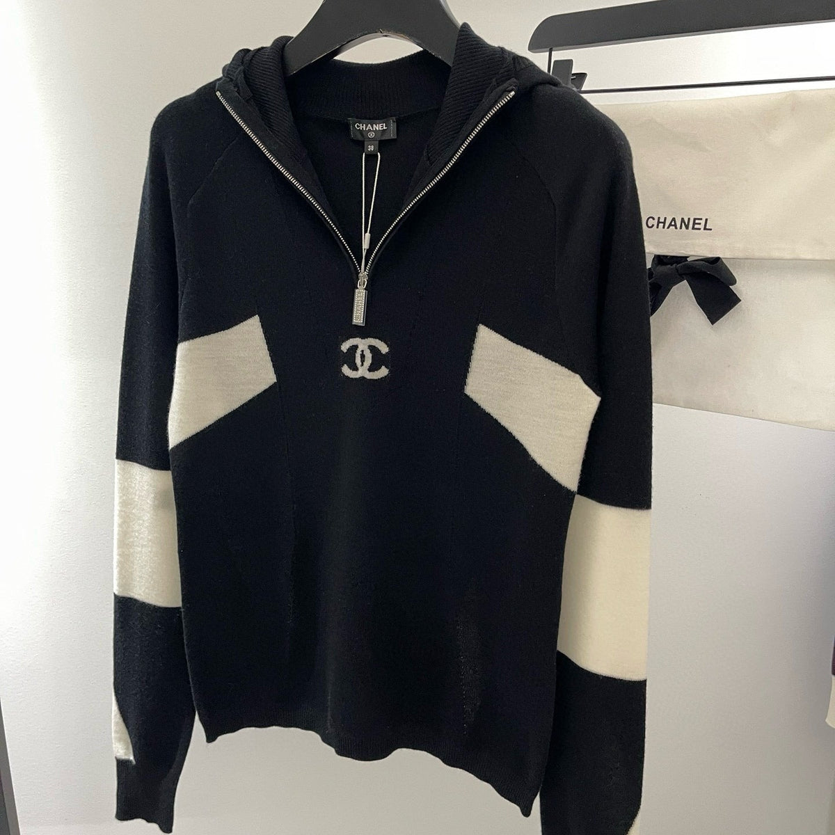 CC KNIT HOODIE