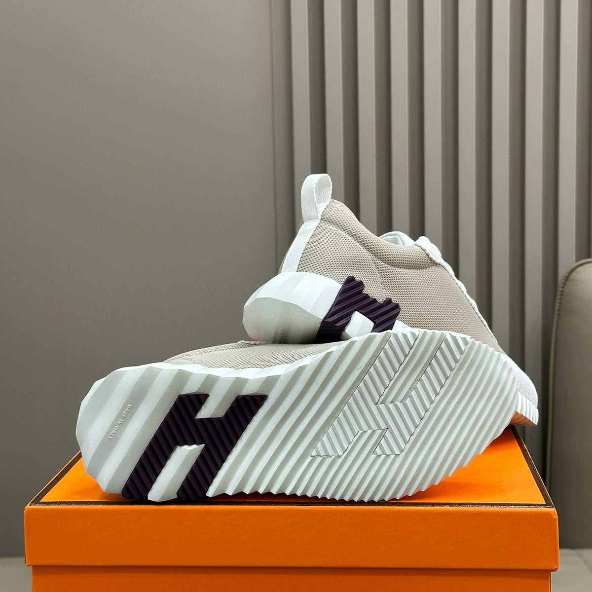 HERM BOUNCING SNEAKER