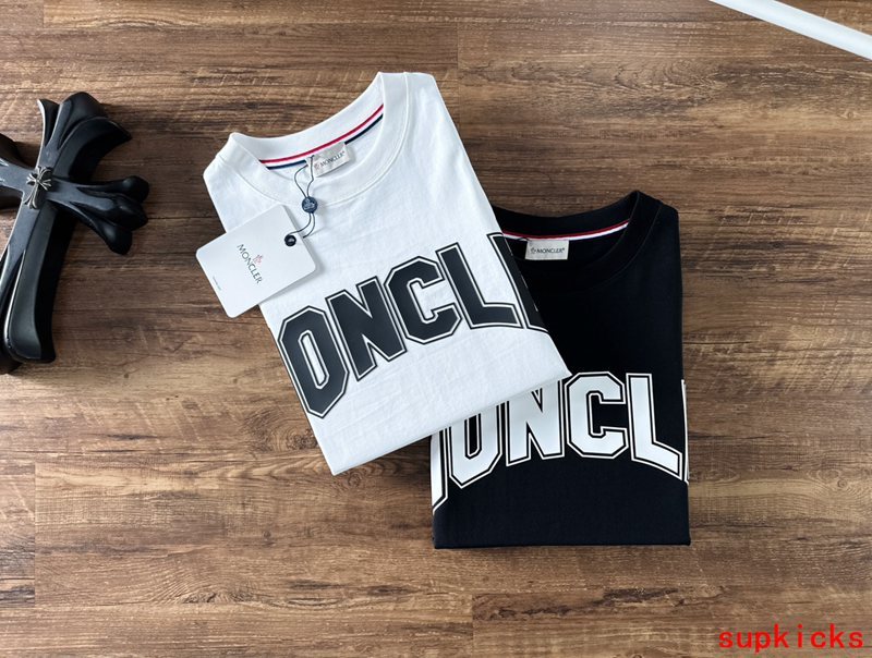 Moncler Luxury Cloth