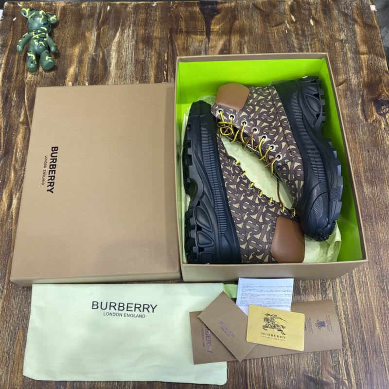 Burberry Luxury Shoes