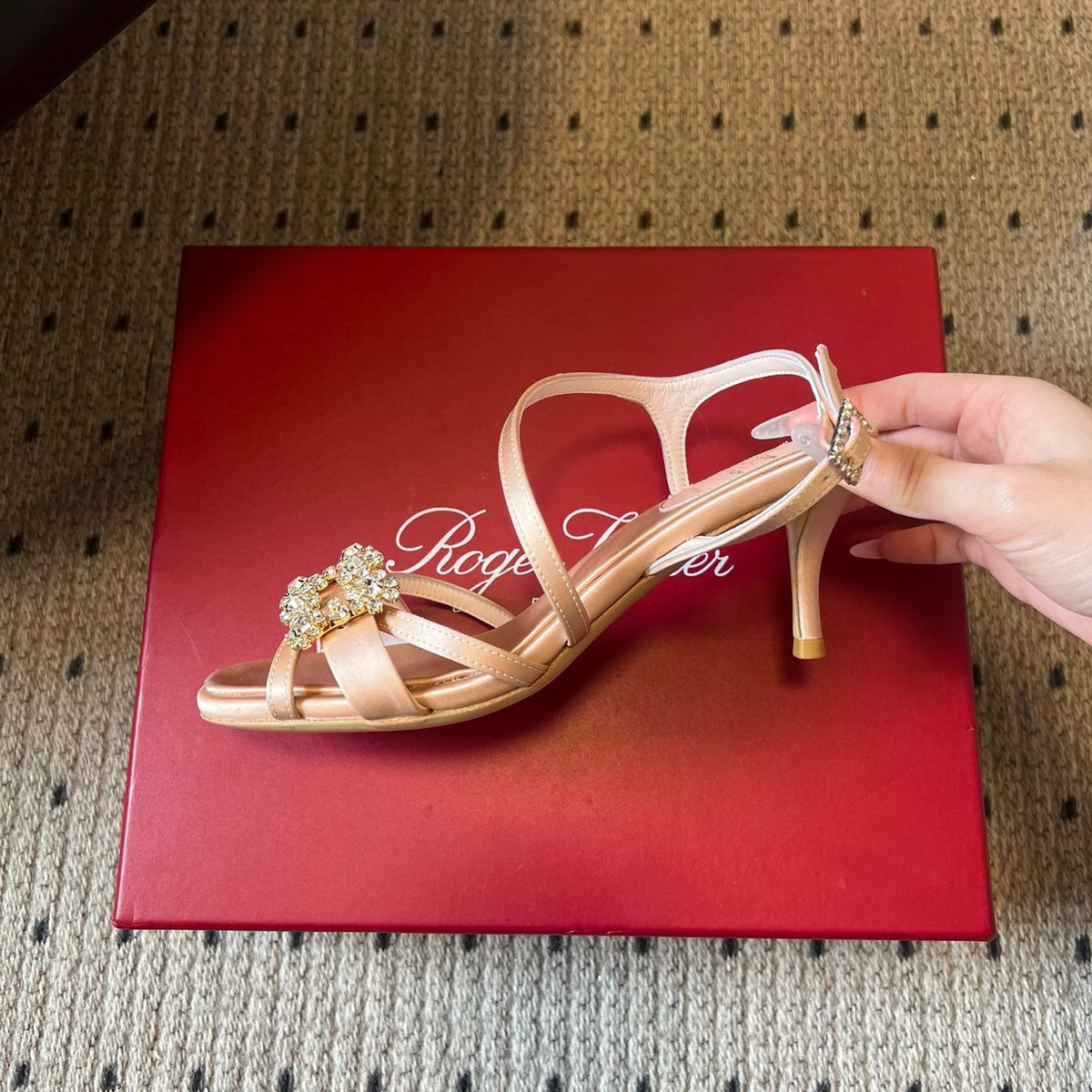 ROGER V HEELS