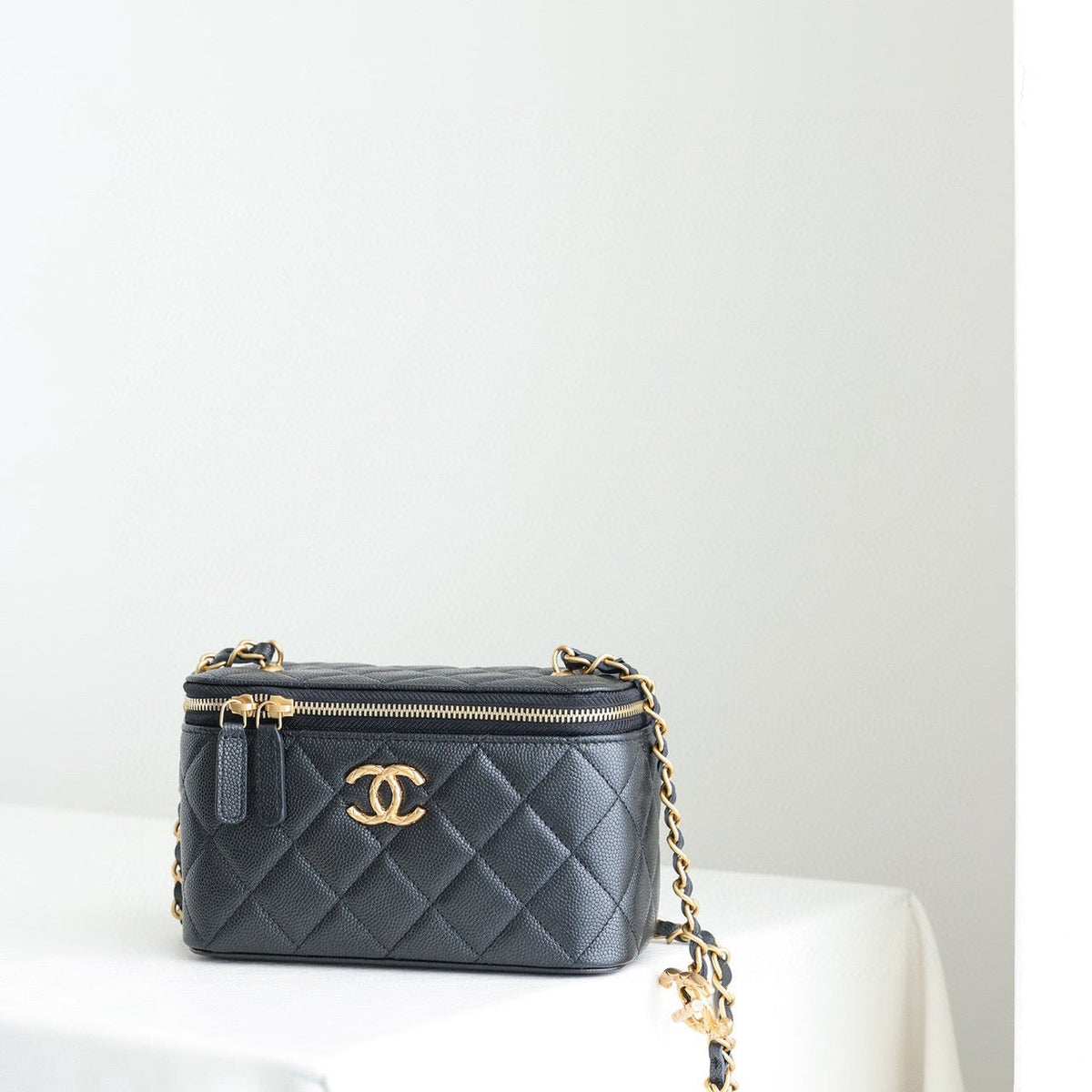 CC 24S VANITY BAG