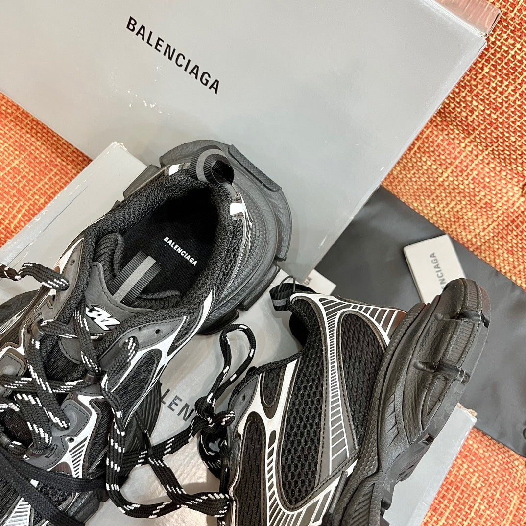 BAL 3XL TRAINERS