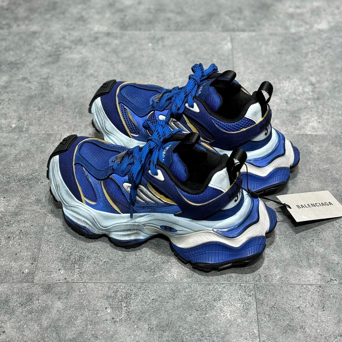 BAL CARGO TRAINERS
