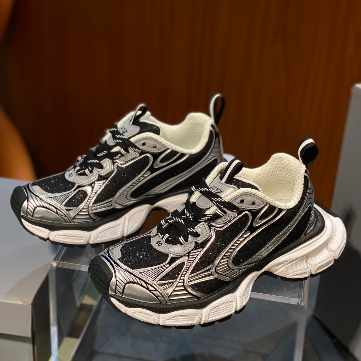 BAL 3XL TRAINERS