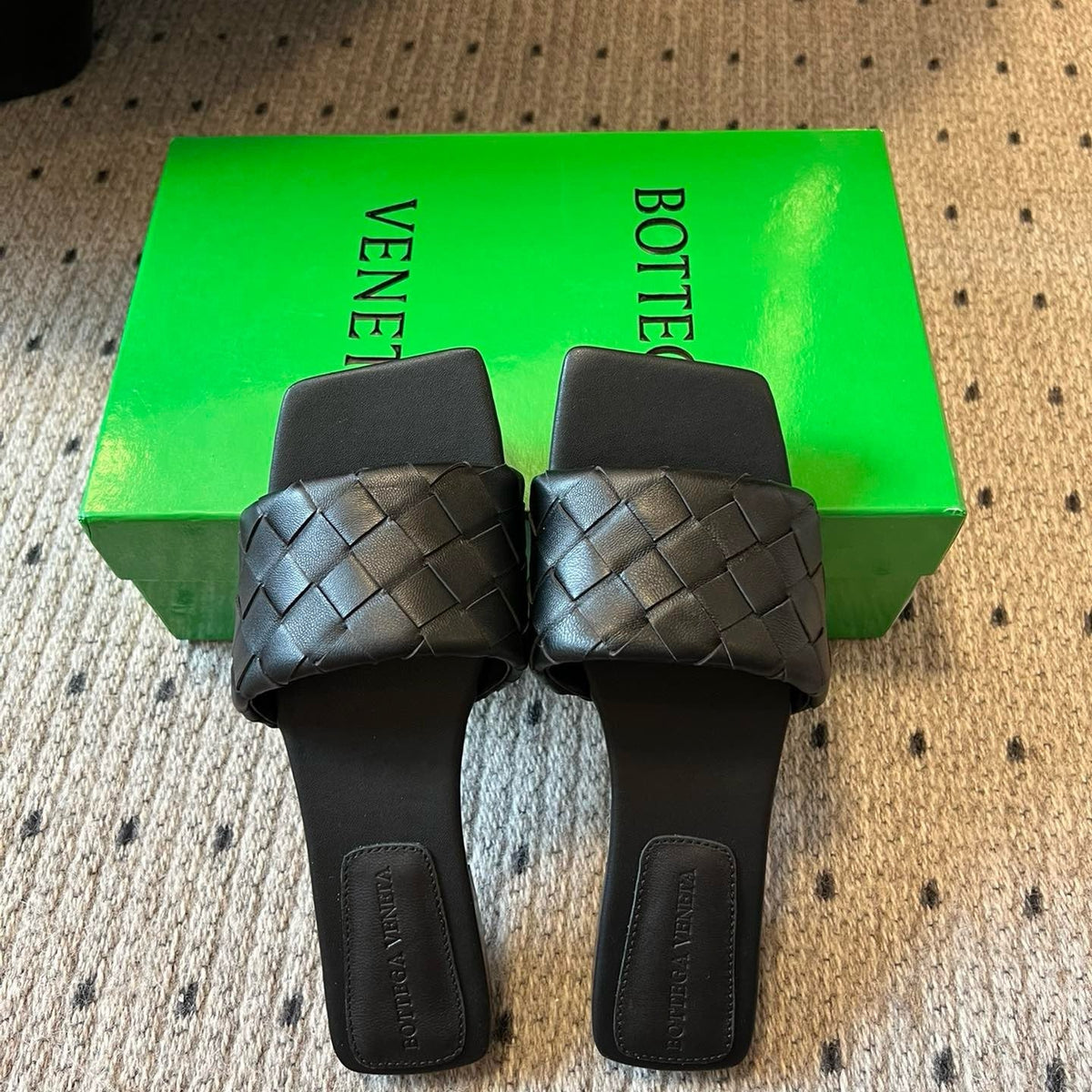 BOTT V SANDALS