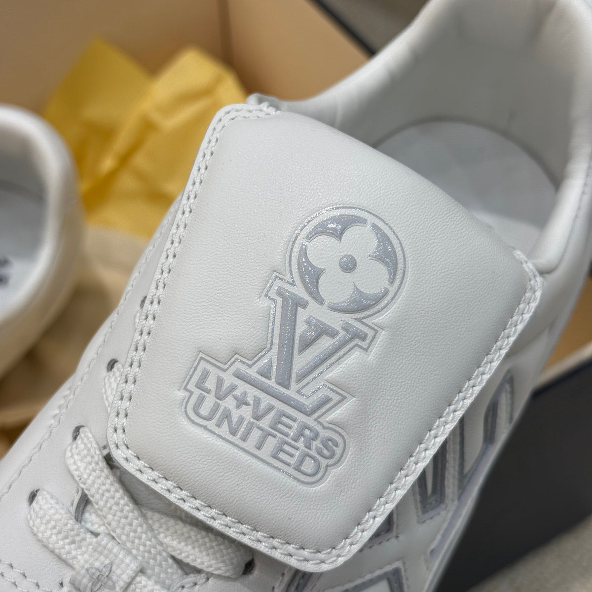 LOU FOOTPRINT SNEAKER