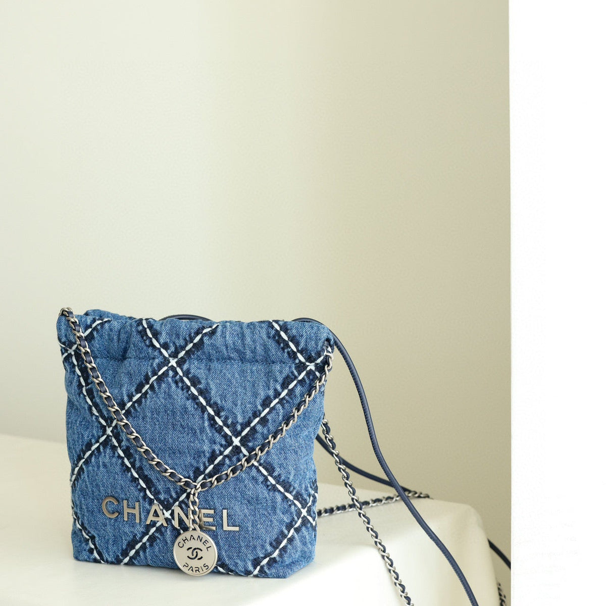 CC 22 MINI HANDBAG