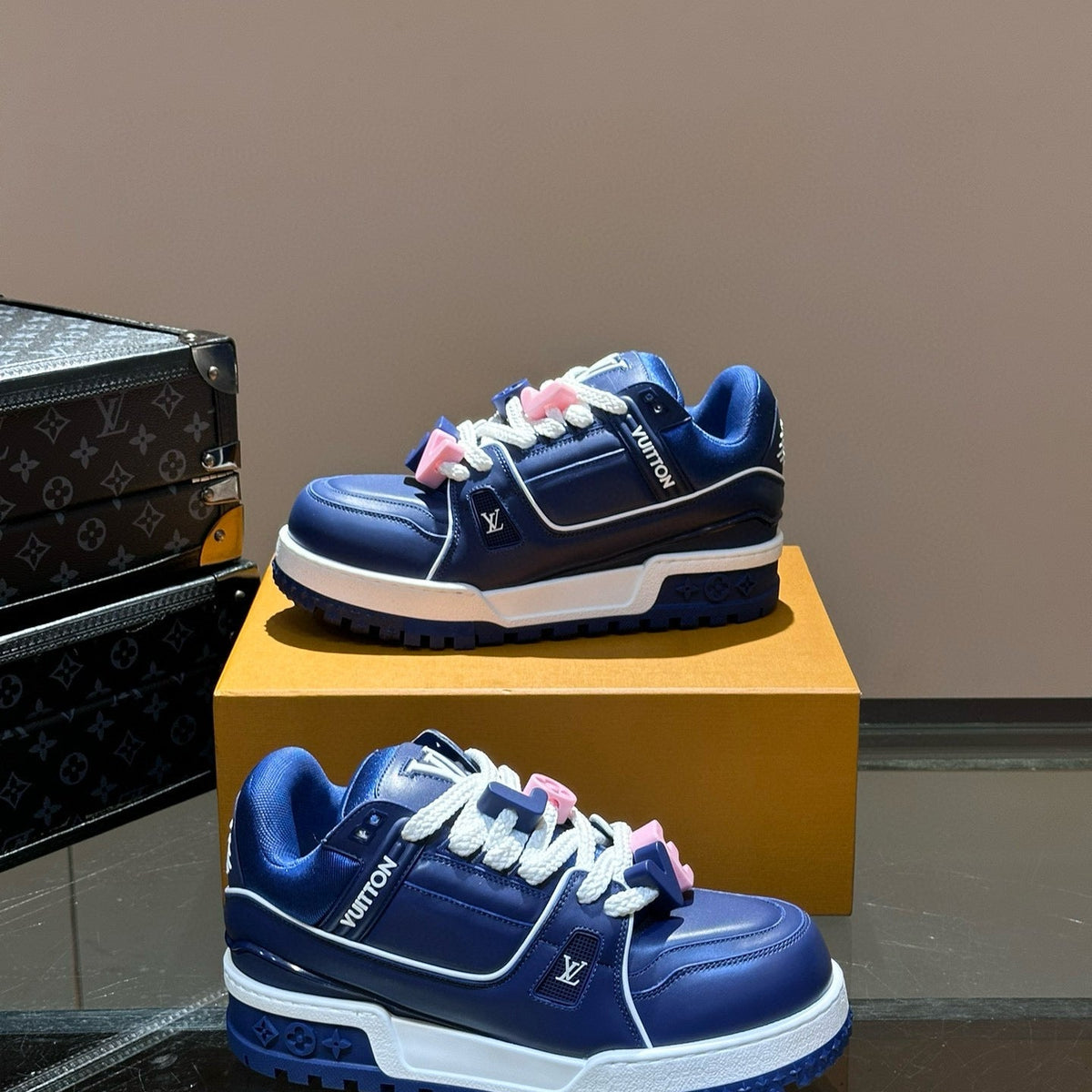 LOU TRAINERS