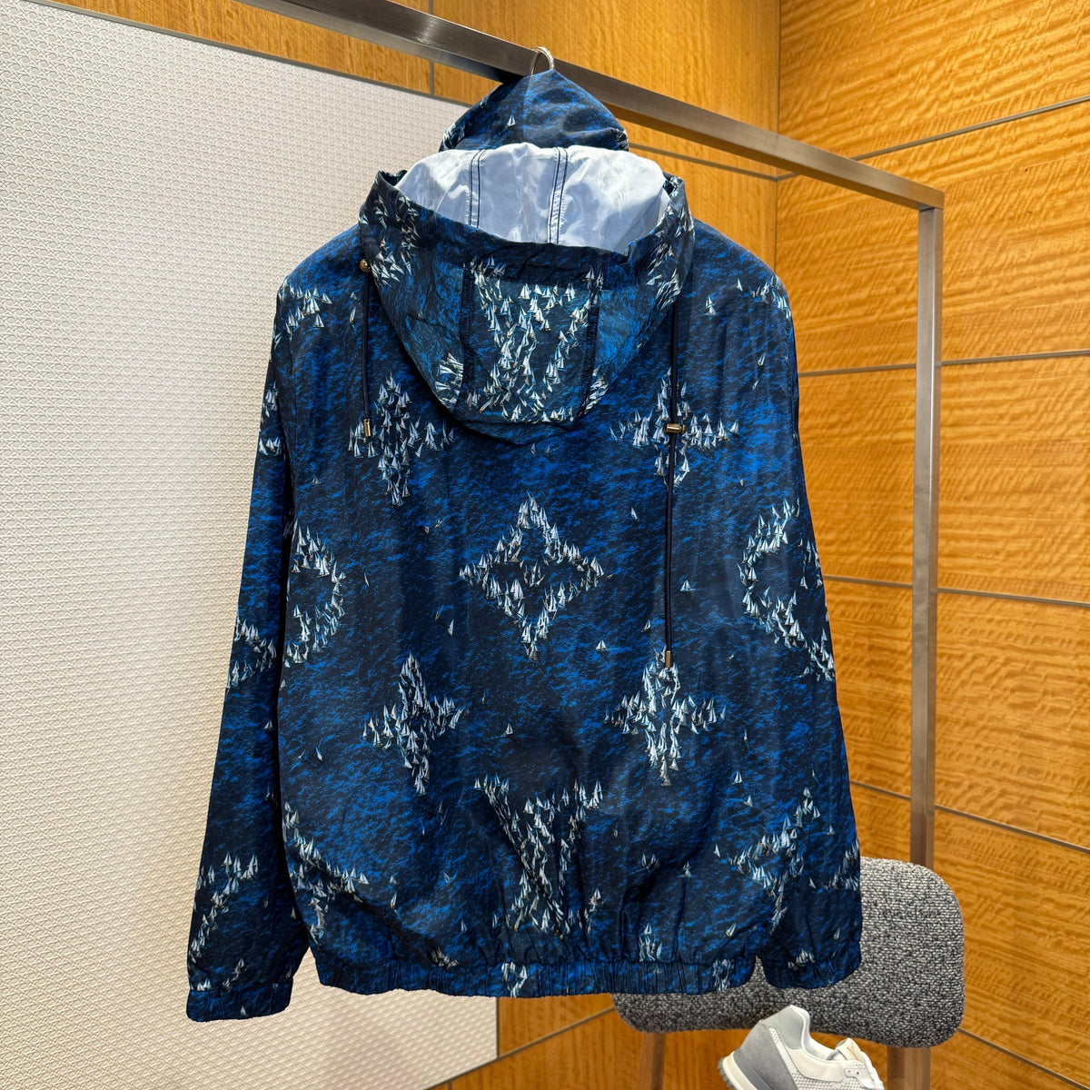 LOU JACKET