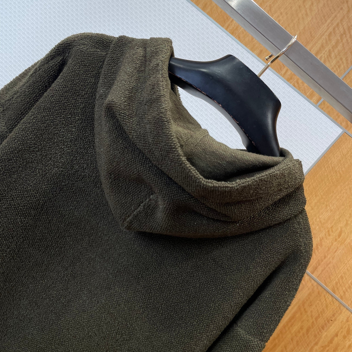 LOEW ZIP HOODIE