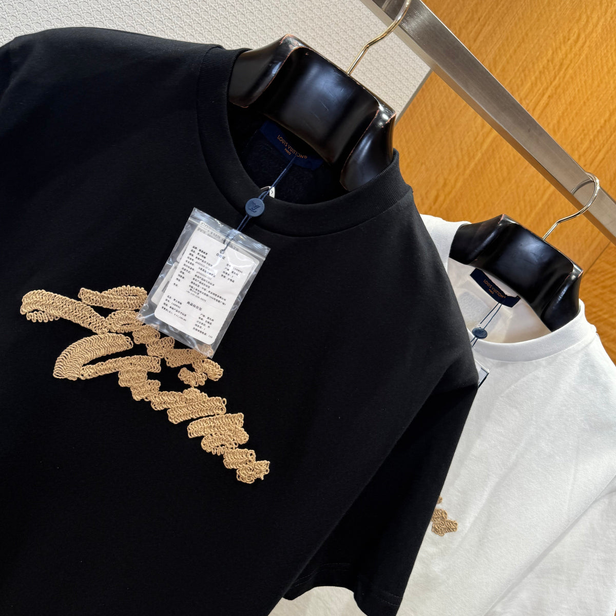 LOU T-SHIRT