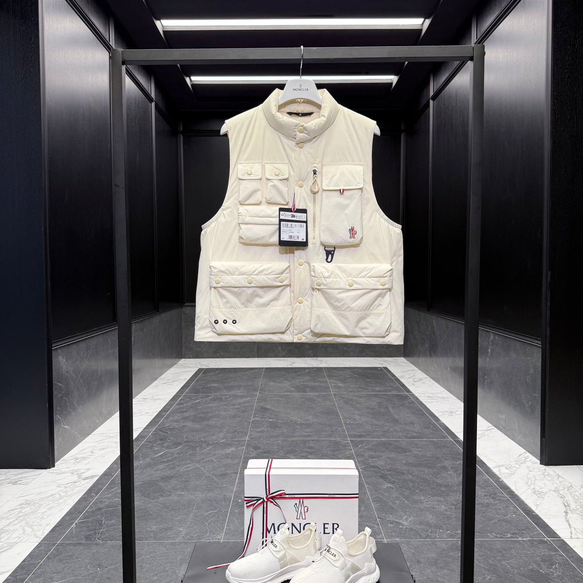 MONC TONGASS VEST