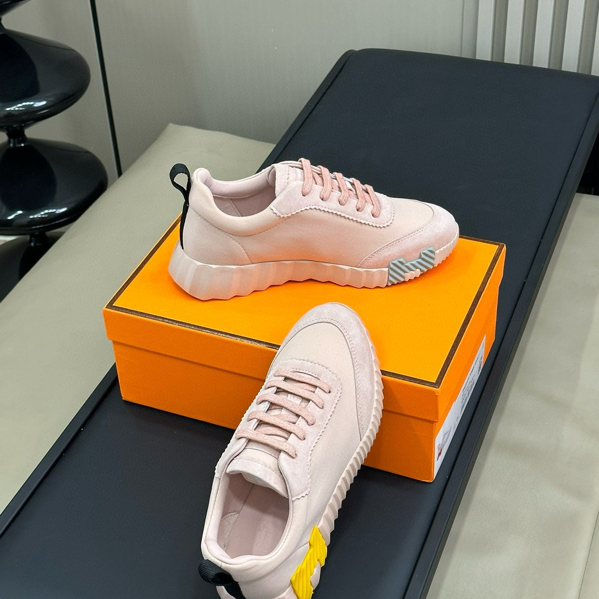 HERM BOUNCING SNEAKER