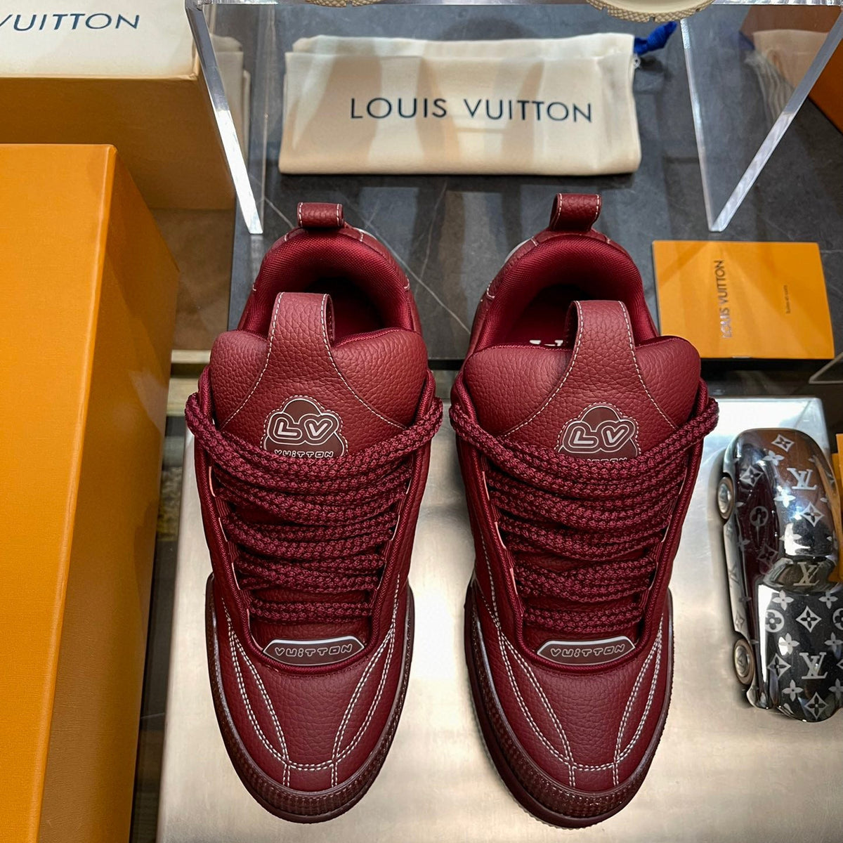 LOU TRAINERS
