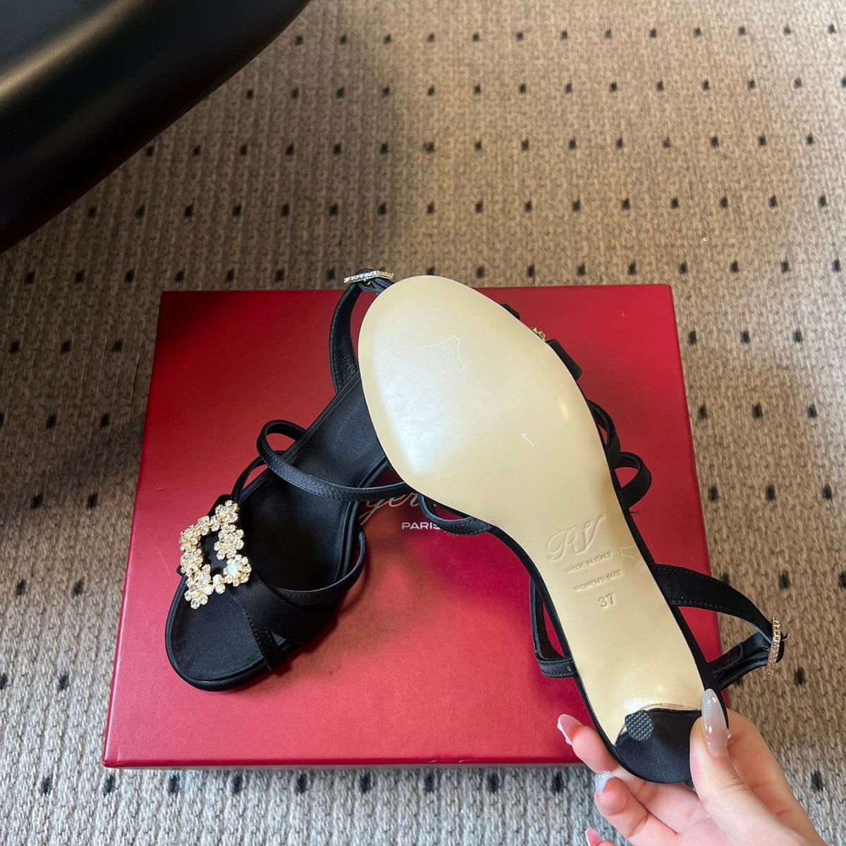 ROGER V HEELS
