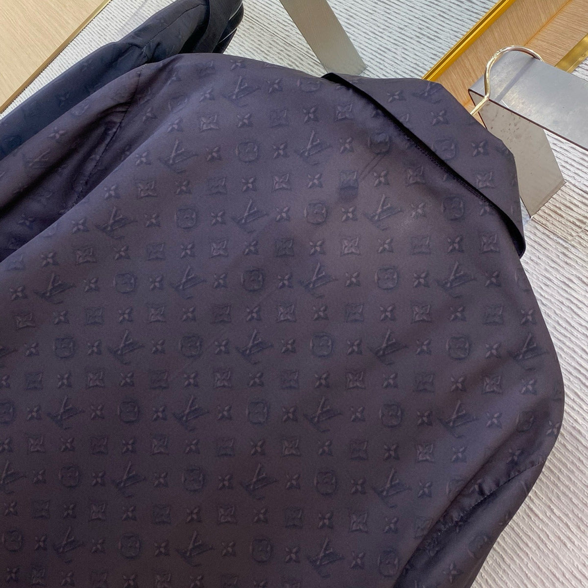 LOU SHIRT