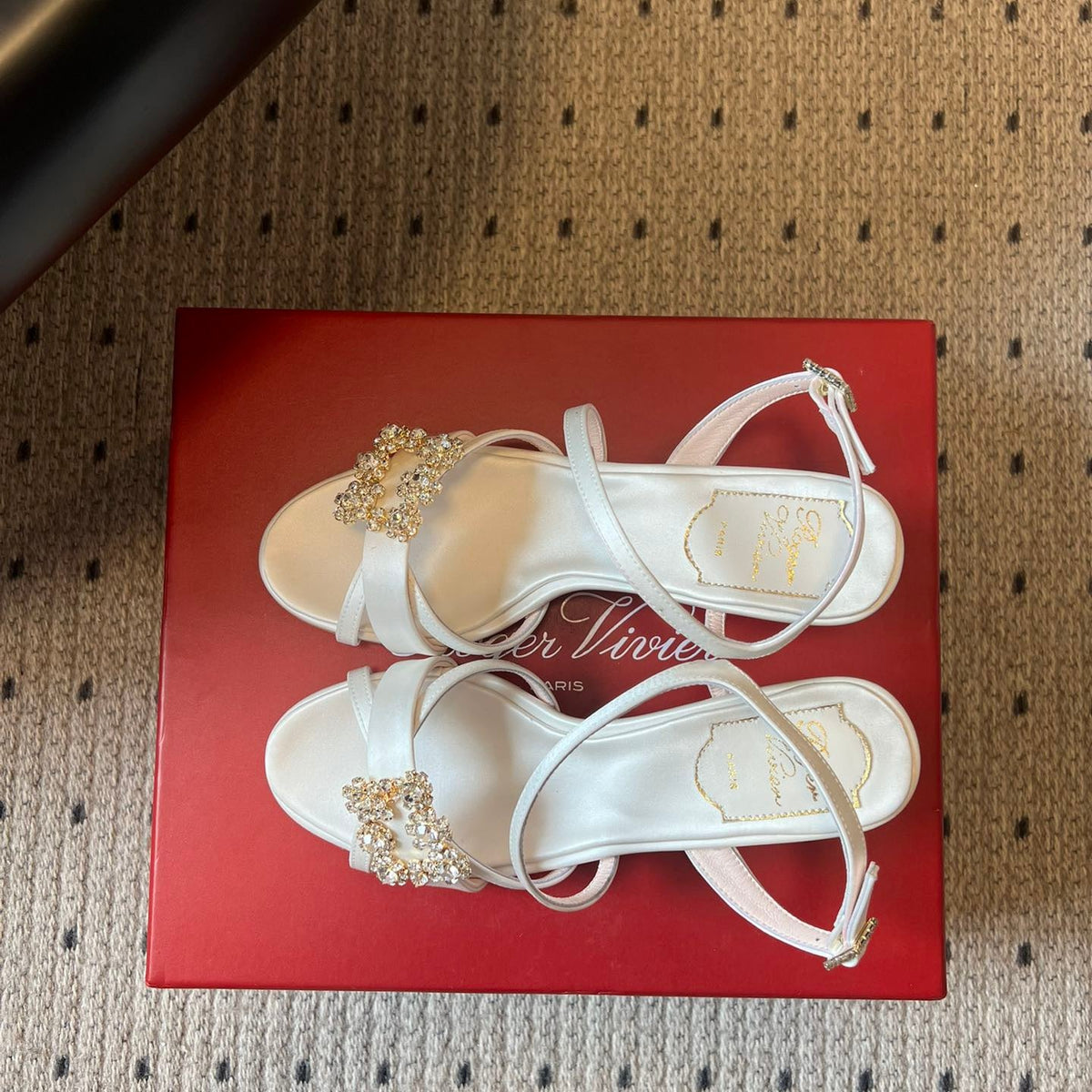 ROGER V HEELS