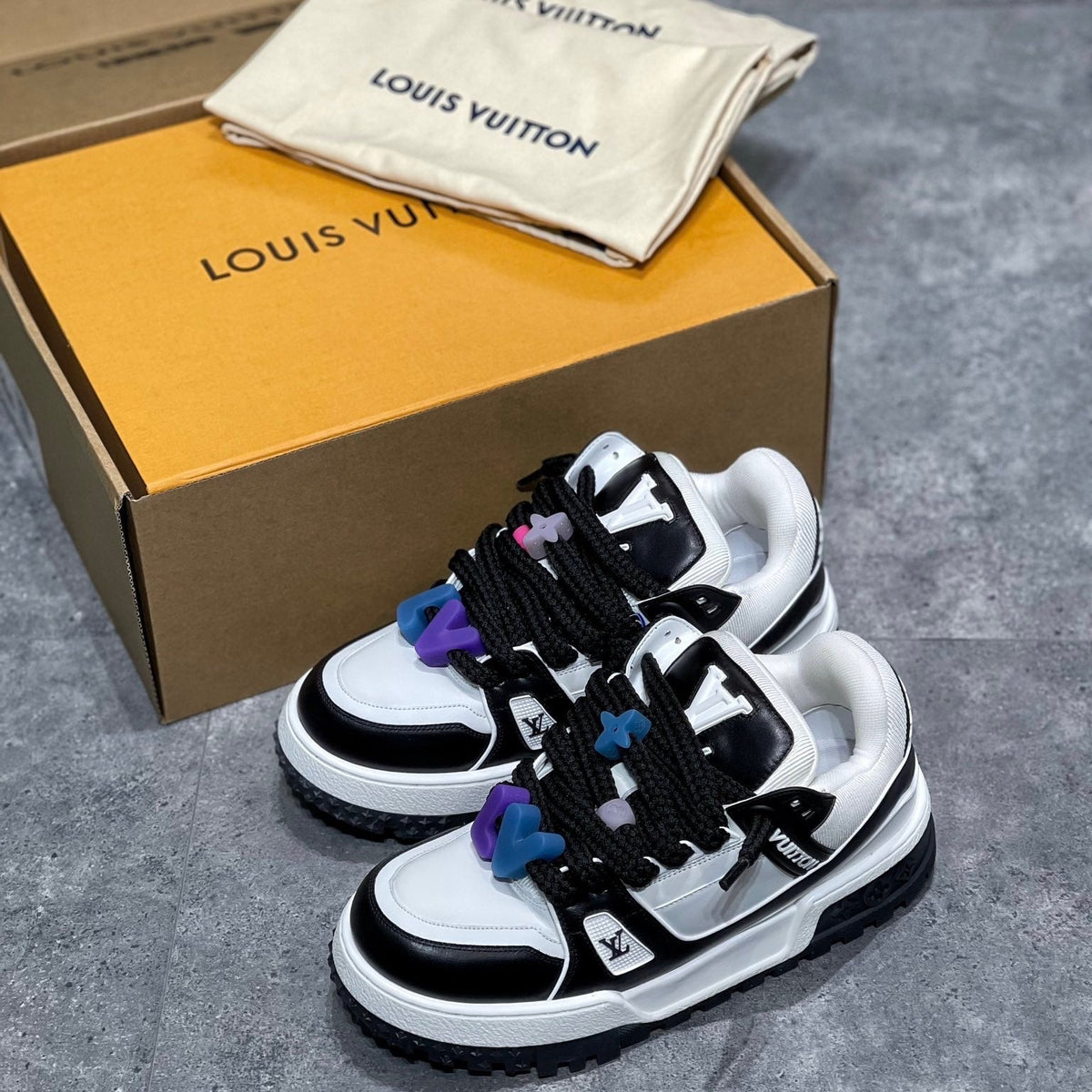 LOU TRAINERS