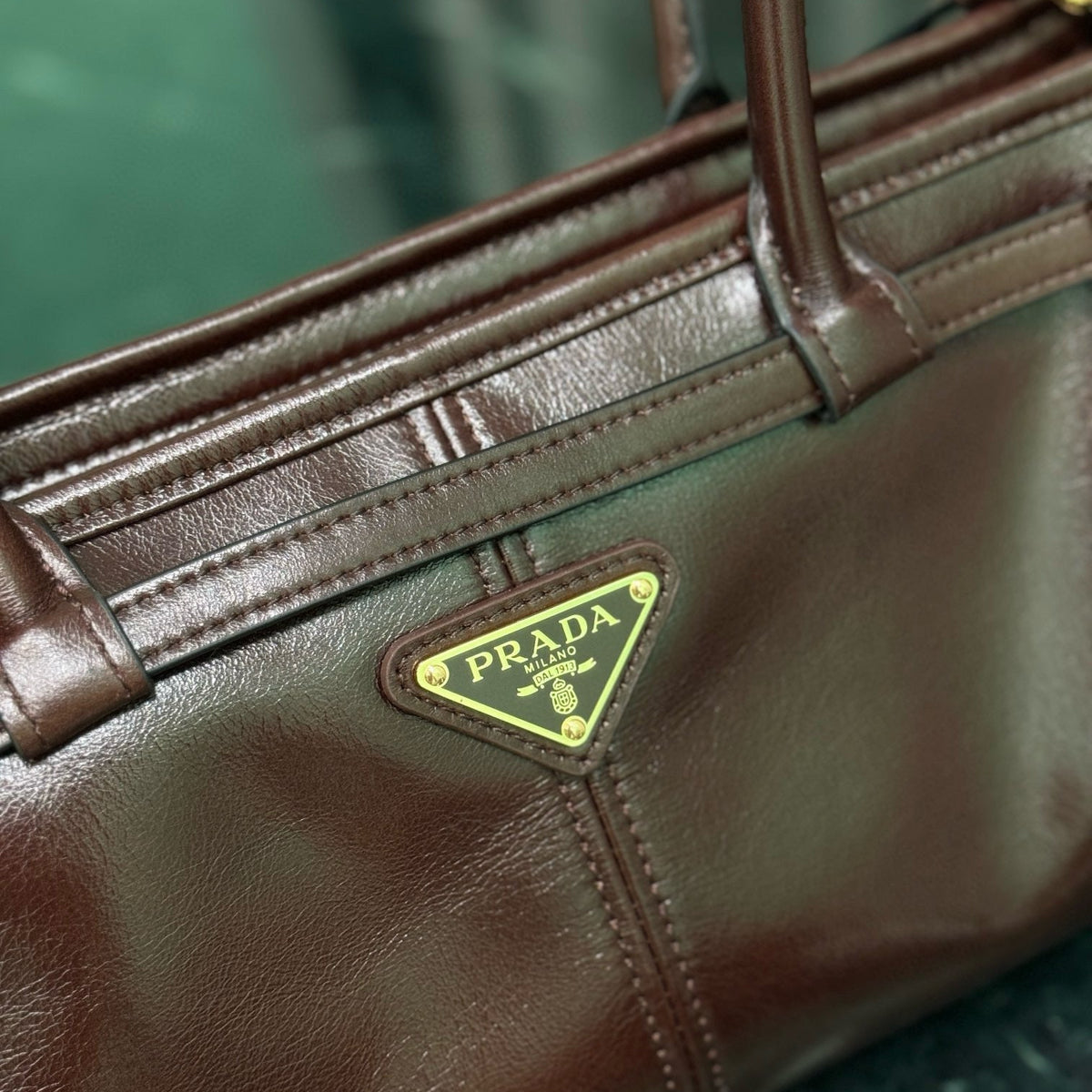 PD MEDIUM LEATHER HANDBAG
