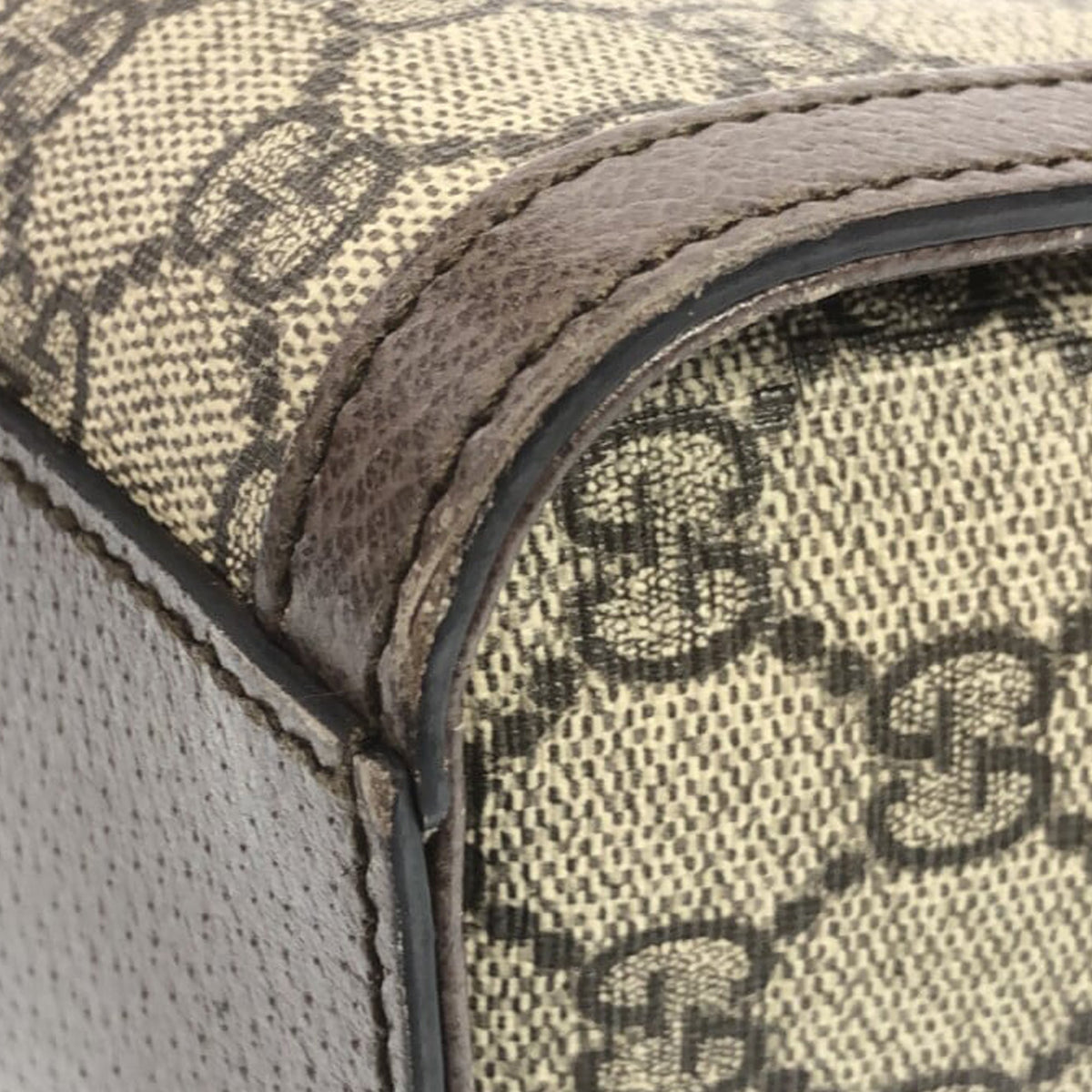 GUCCI Small GG Supreme Ophidia Satchel