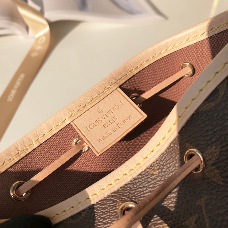 LOV2 Bags - Luxurious Bags  2681