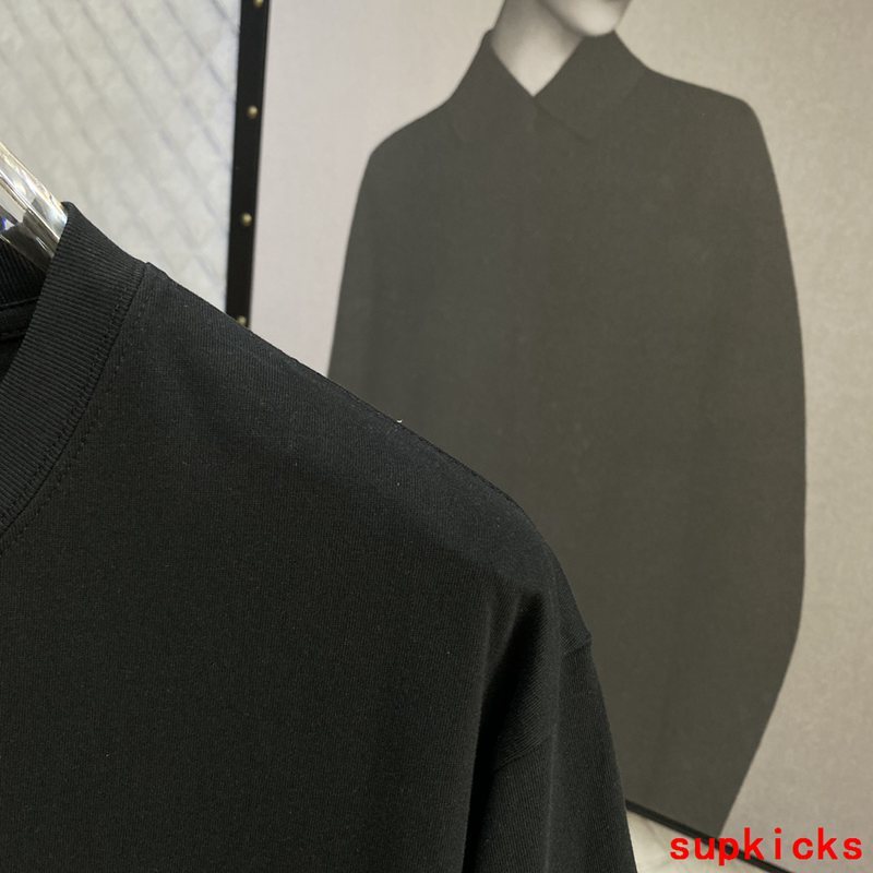 Moncler Luxury Cloth