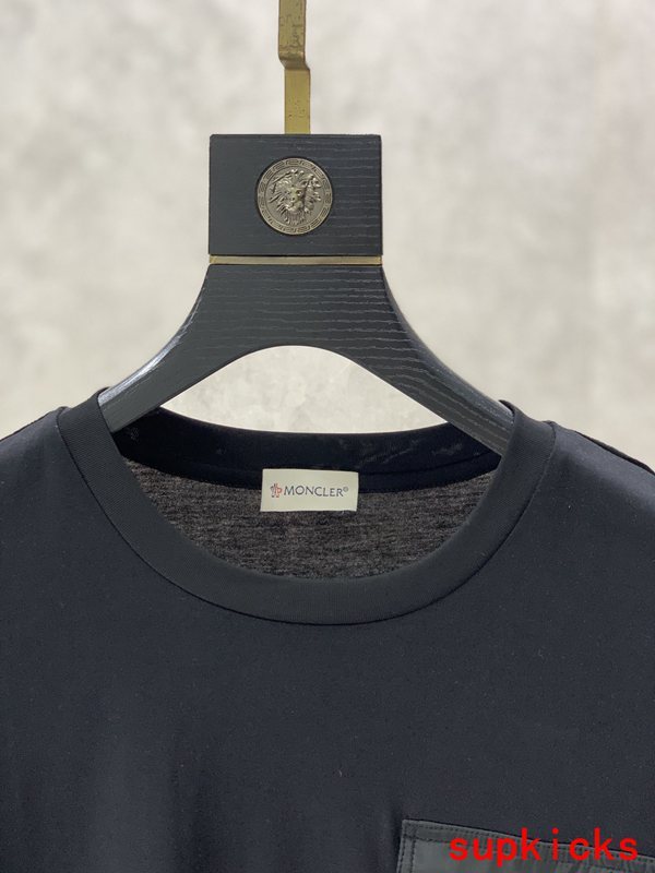 Moncler Luxury Cloth