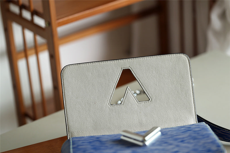 I W Fashion Lu-Vi bags - 8496