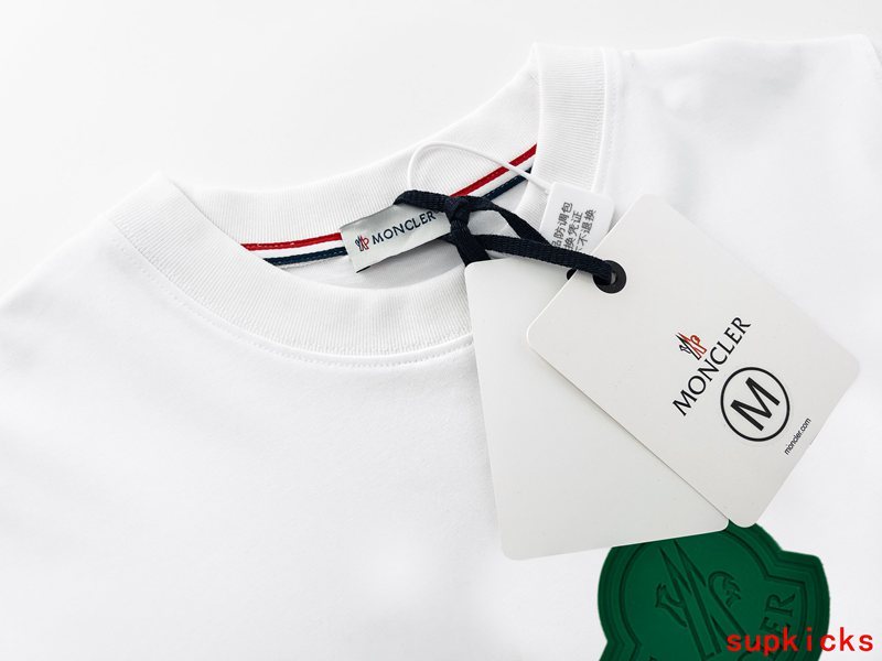 Moncler Luxury Cloth