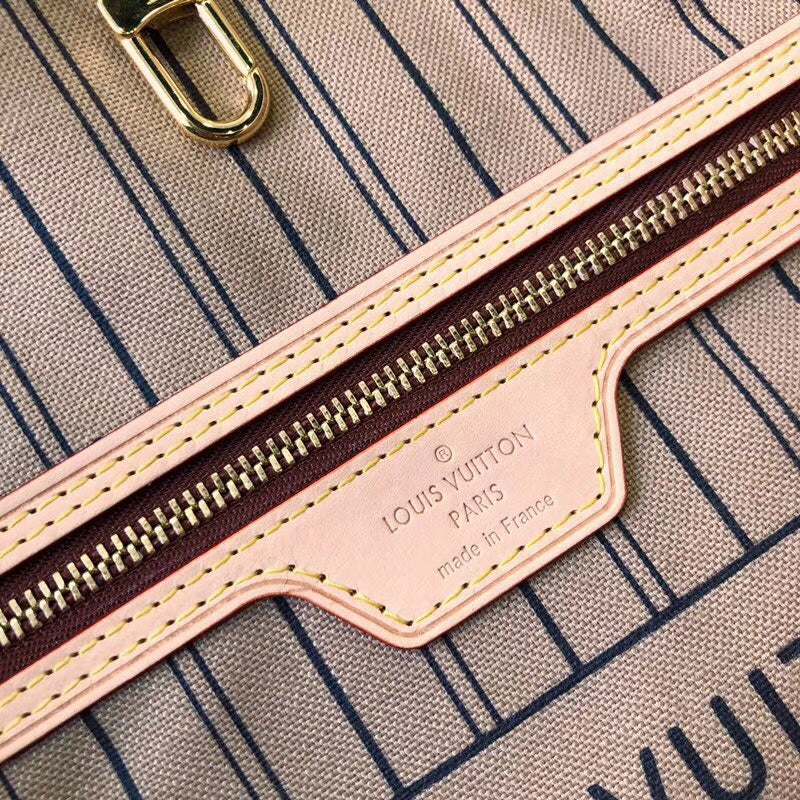 I W Fashion Lu-Vi bags - 17900