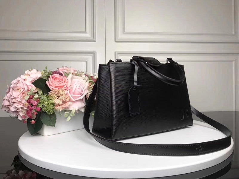 I W Fashion Lu-Vi bags - 17494