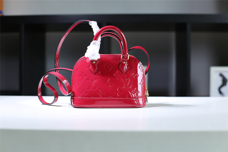 I W Fashion Lu-Vi bags - 8305