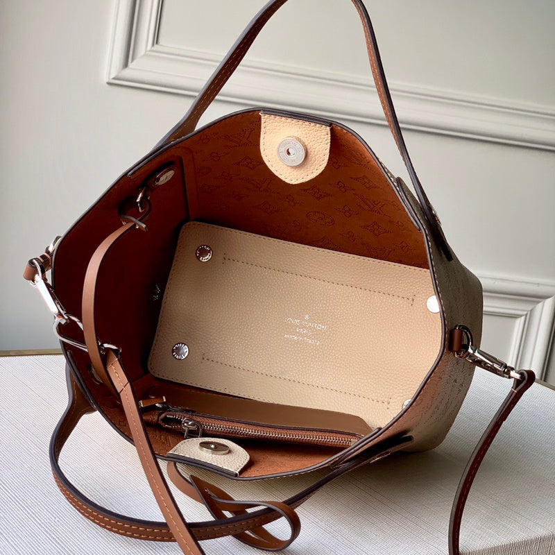 LOV2 Bags - Luxurious Bags  986