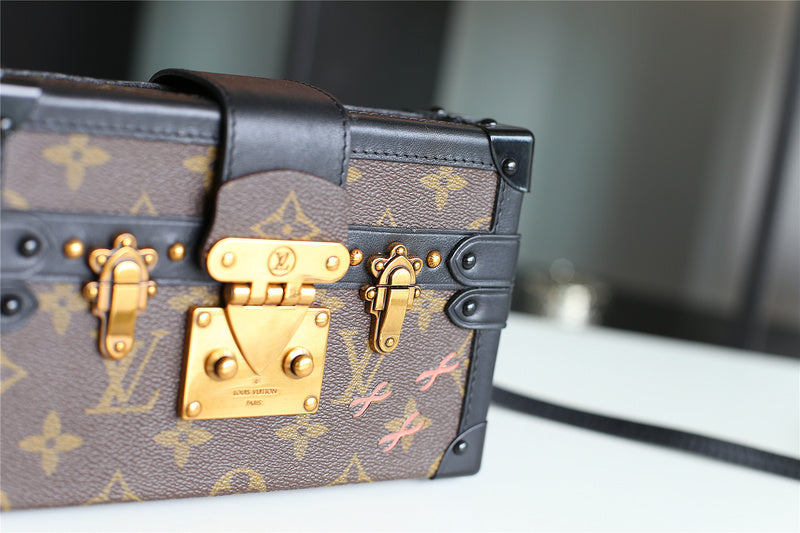 I W Fashion Lu-Vi bags - 8238