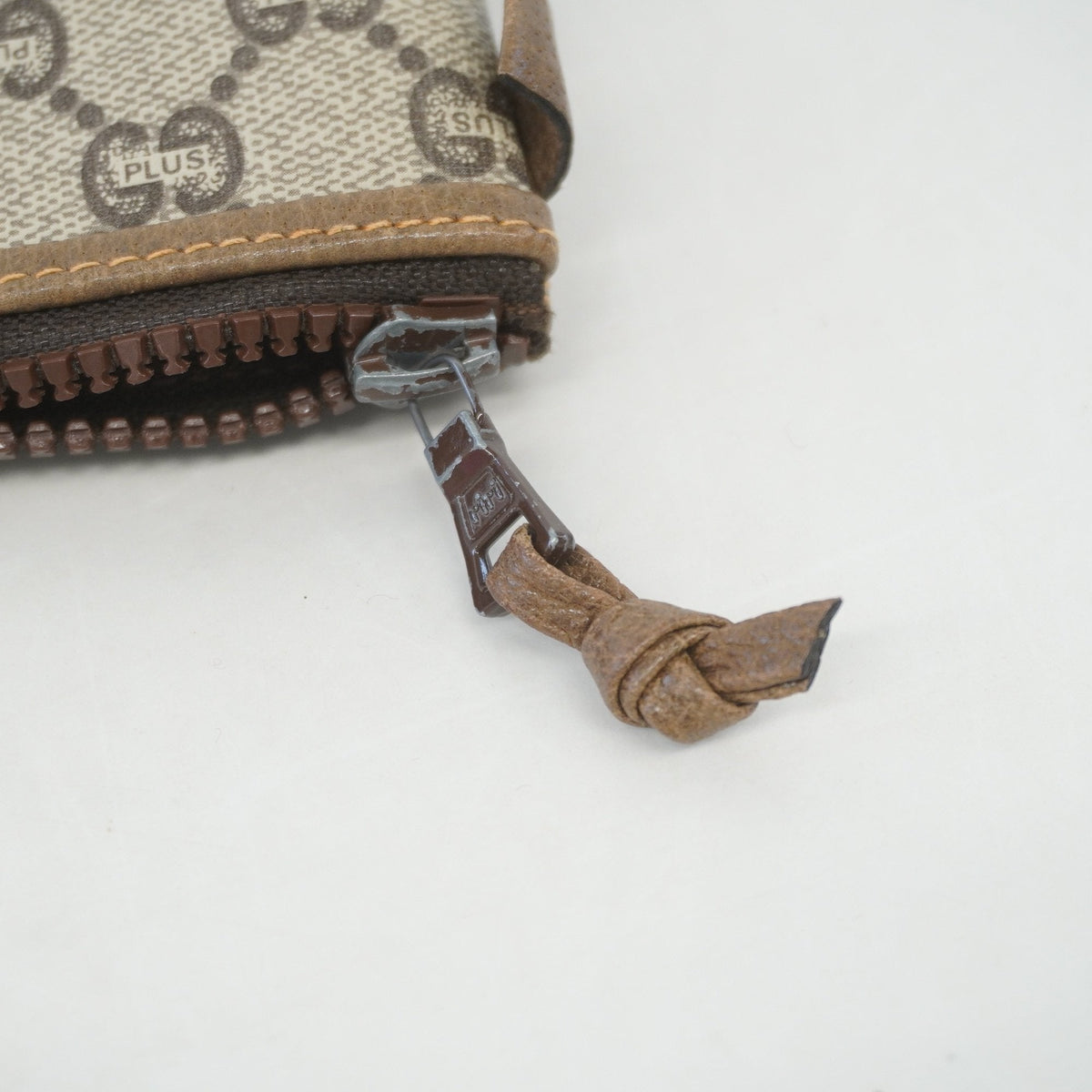 Gucci Clutch Bag GG Plus Beige Unisex