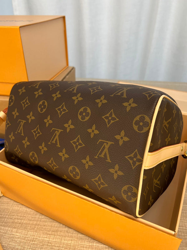 I W Fashion Lu-Vi Bags - 16780