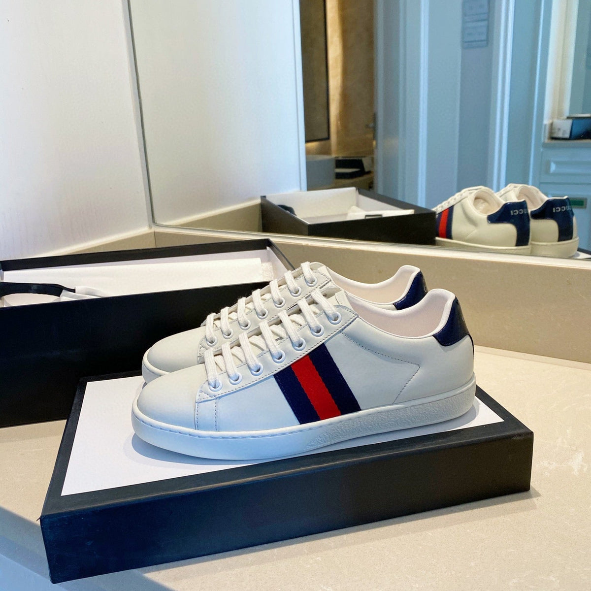 SE344  Men's Size 6-11  Women's Size 4-10