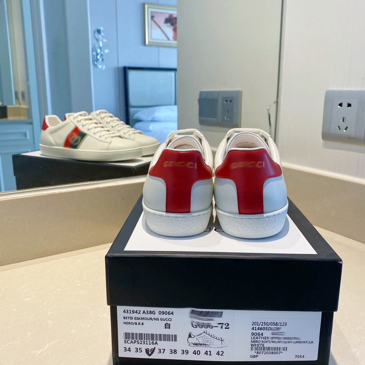 SE354 Men's Size 6-11  Women's Size 4-10