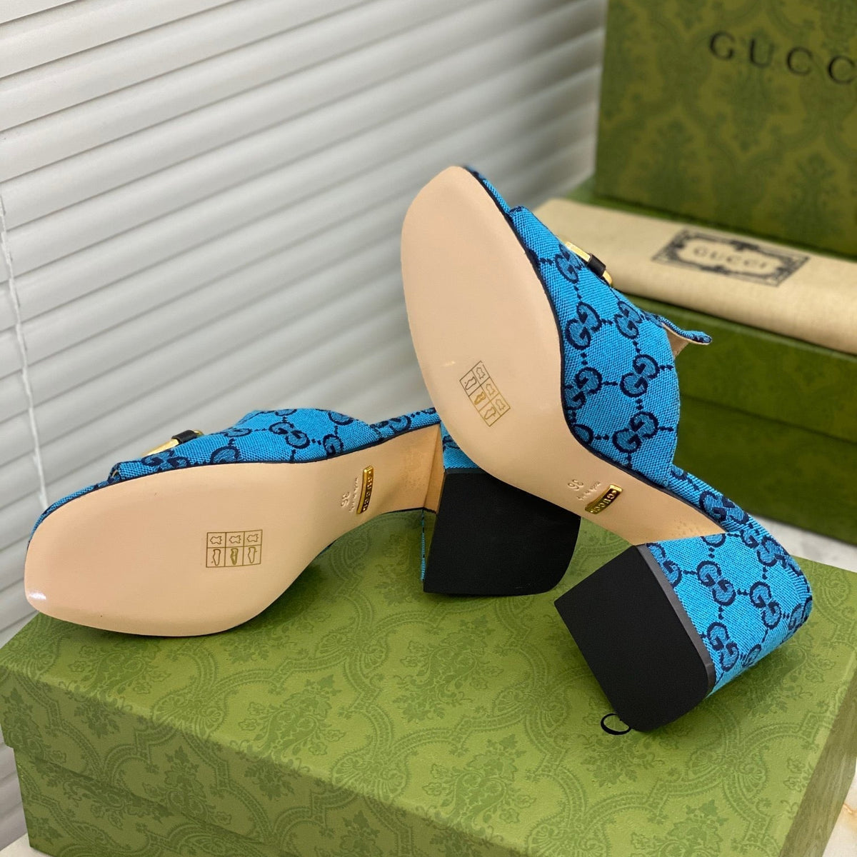 SE503  Size 5-10 Heels:7.5cm Material: Cowhide Lining: Sheep skin Sole: Italian leather