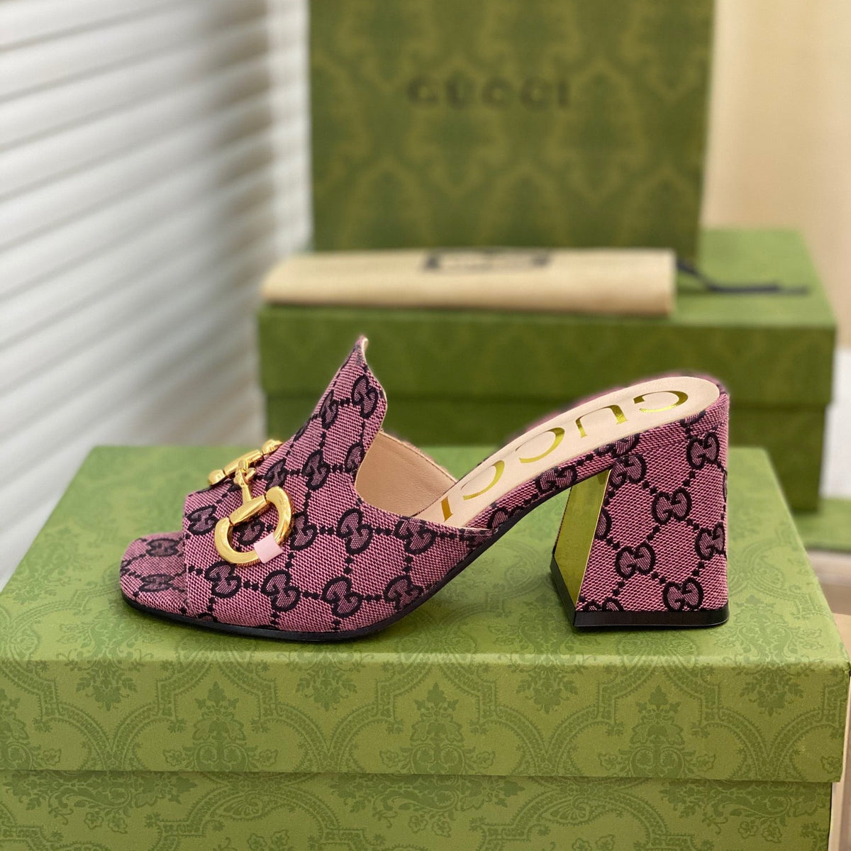 SE504  Size 5-10 Heels:7.5cm Material: Cowhide Lining: Sheep skin Sole: Italian leather