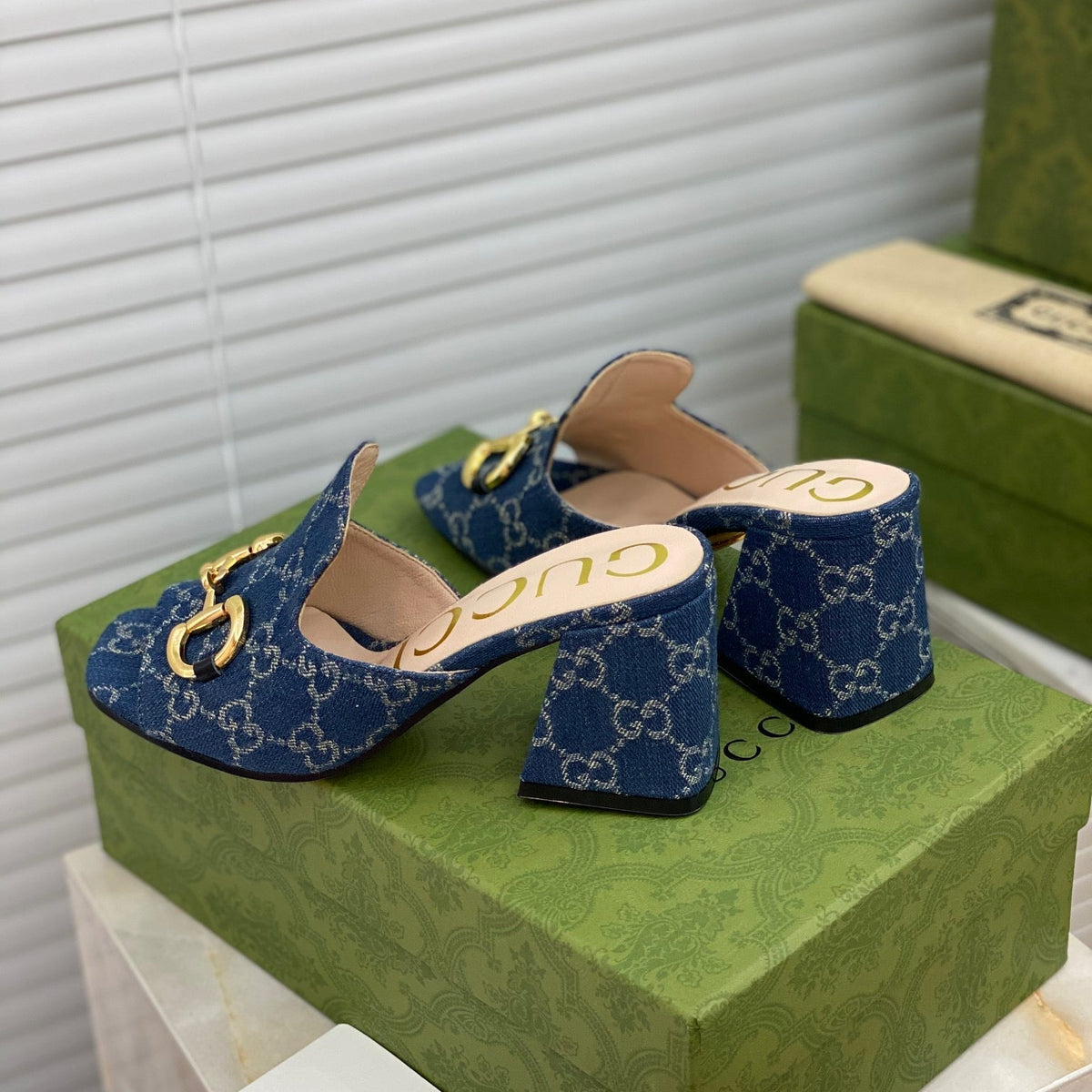 SE505  Size 5-10 Heels:7.5cm Material: Cowhide Lining: Sheep skin Sole: Italian leather