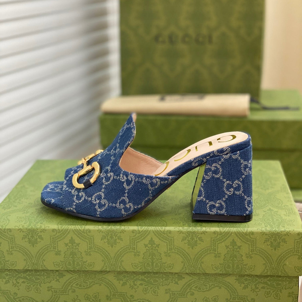 SE505  Size 5-10 Heels:7.5cm Material: Cowhide Lining: Sheep skin Sole: Italian leather