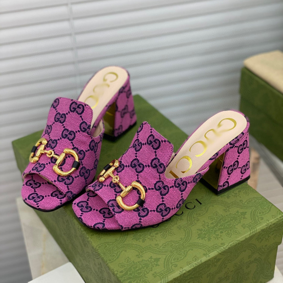 SE506  Size 5-10 Heels:7.5cm Material: Cowhide Lining: Sheep skin Sole: Italian leather