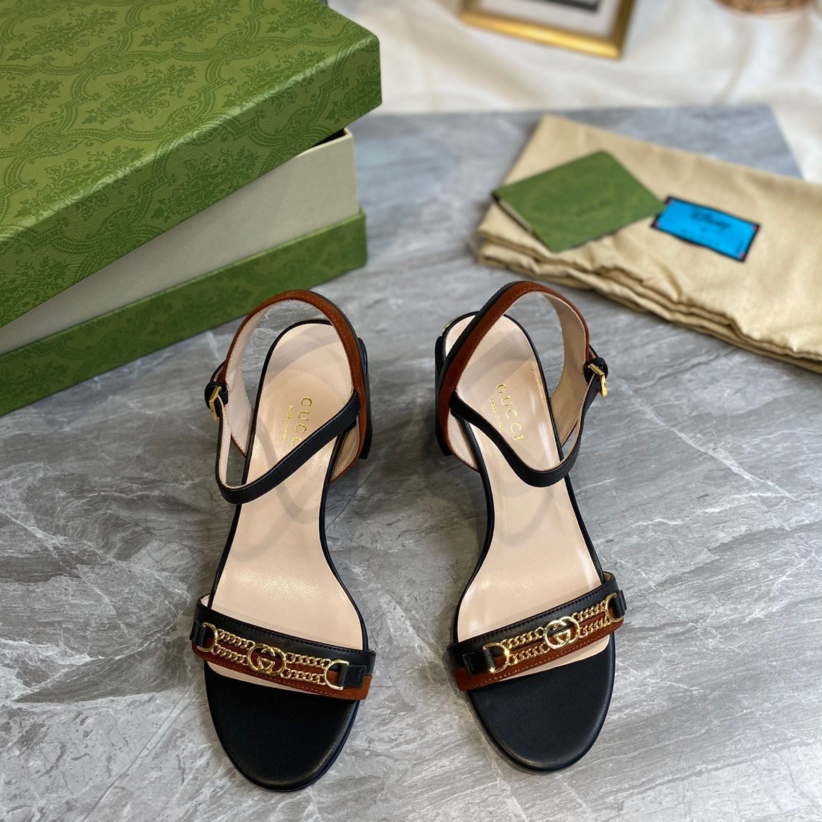 SE552 Size 4-9 Heels:7.5cm Material: Cowhide Lining: Sheep skin Sole: Italian leather