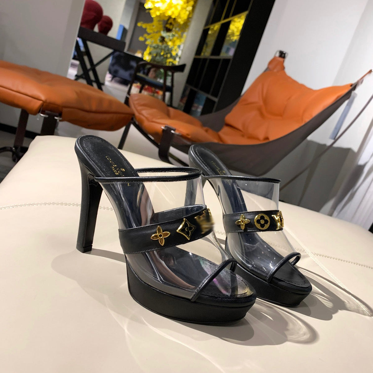 SE570 Size 4-11   Heels:10cm Material: Cowhide  Lining: Sheep skin Sole: Italian leather