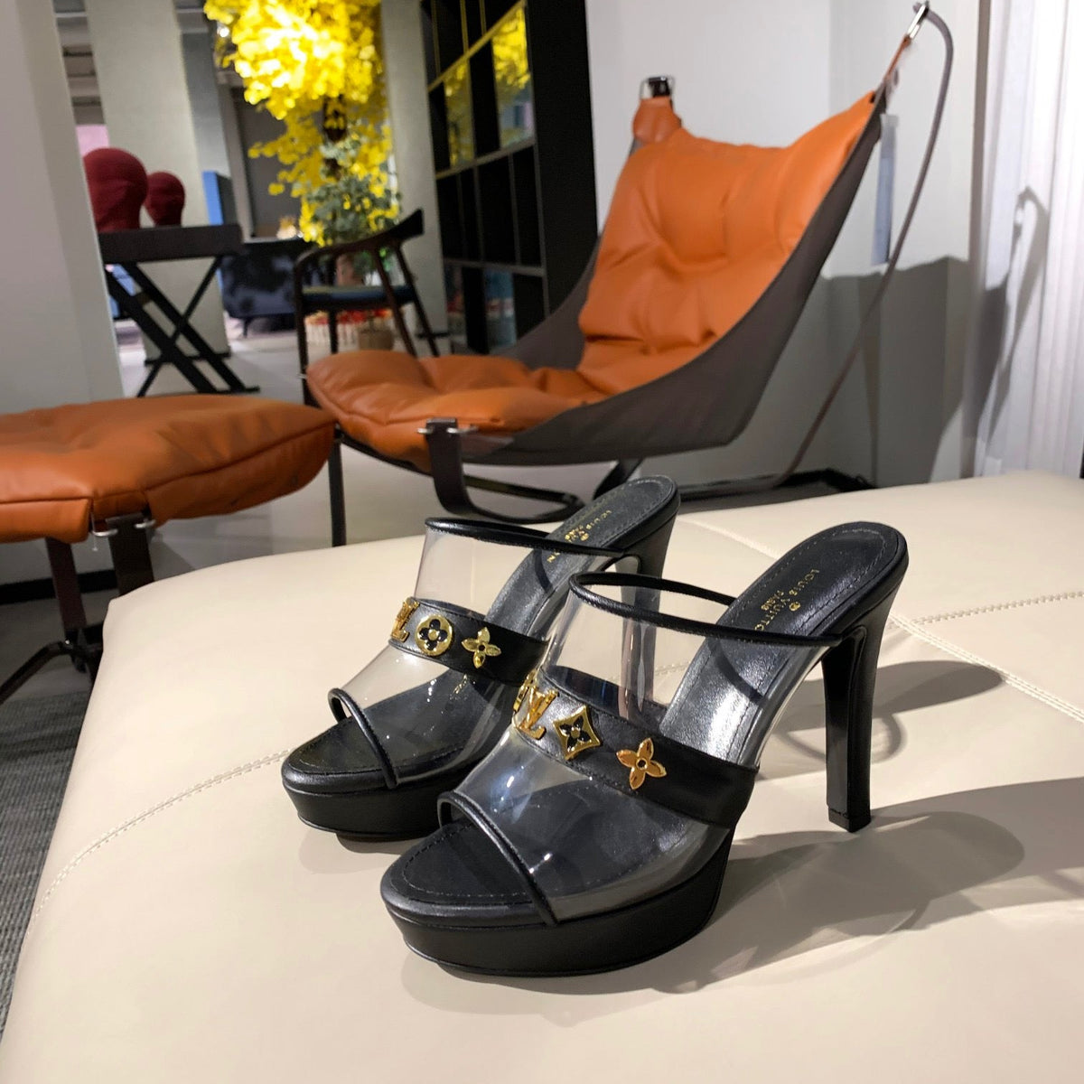 SE570 Size 4-11   Heels:10cm Material: Cowhide  Lining: Sheep skin Sole: Italian leather