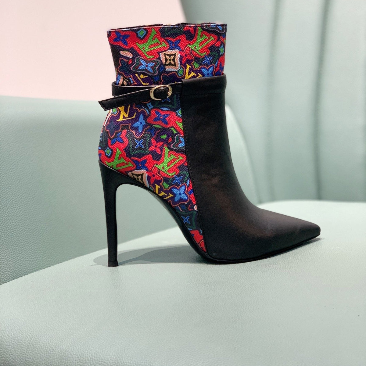 SE636 Size 4-11 Heels:10.5cm Material: Cowhide  Lining: Sheep skin Sole: Italian leather
