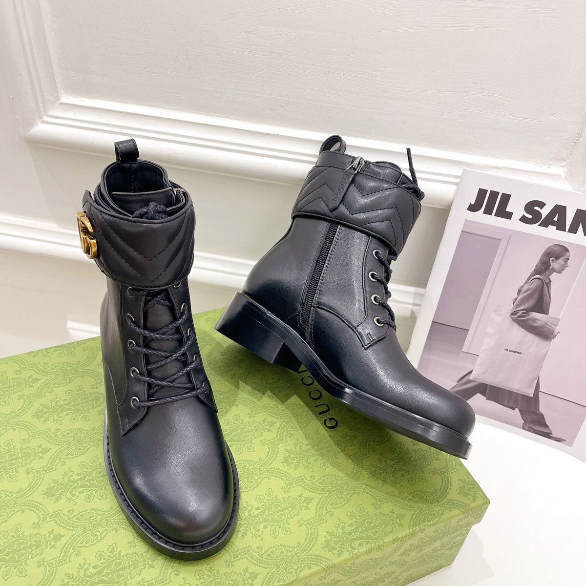 SE690  Size 5-10    Material: Cowhide   Lining: Sheep skin Sole: Rubber