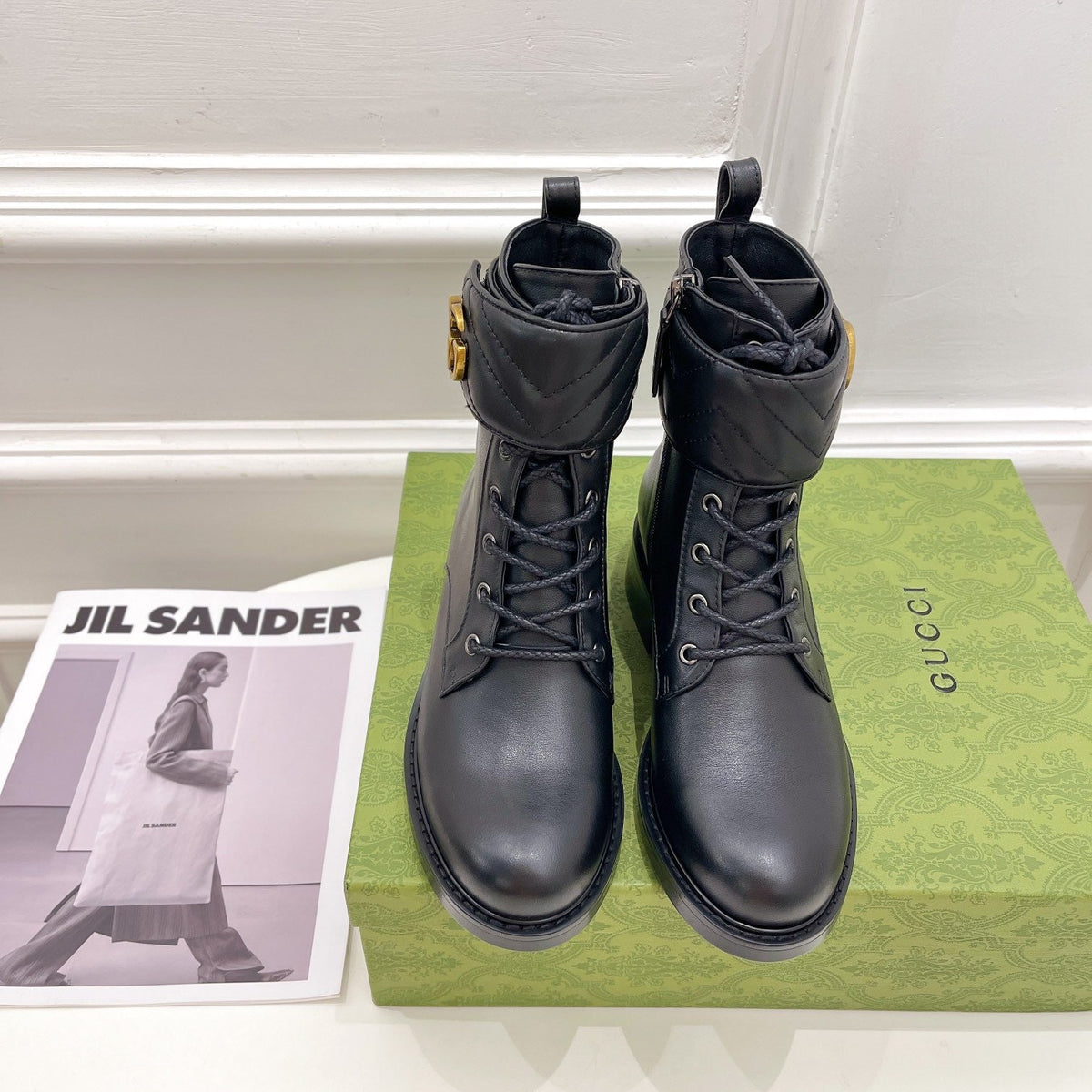 SE690  Size 5-10    Material: Cowhide   Lining: Sheep skin Sole: Rubber